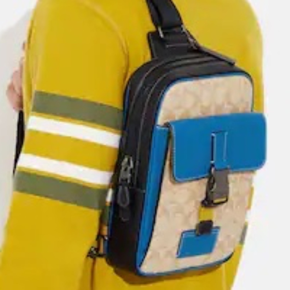 COACH UNISEX Track Pack, Signature Canvas, NWT - Picture 2 of 8